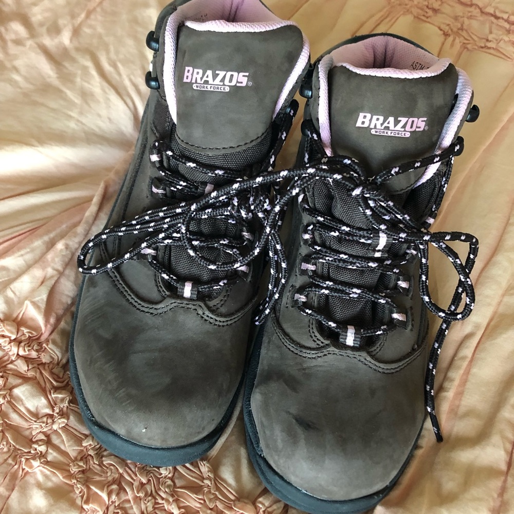 NEARLY NEW Brazos Women’s Steel Toe Work Boots